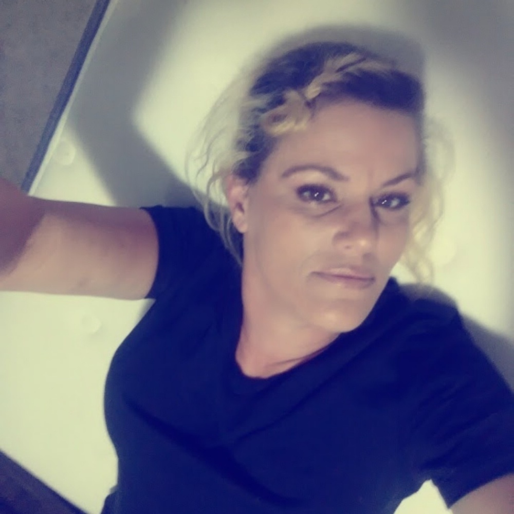 Meet your Posher, Lois